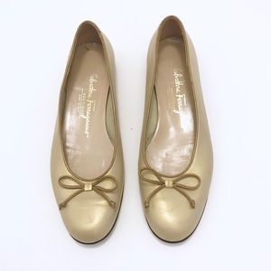 ***LAST CHANCE*** Salvatore Ferragamo Gold Flats